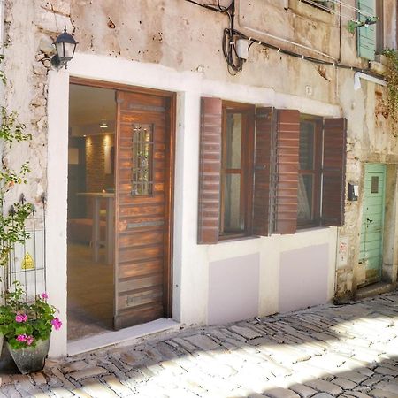 Studio Apartman Eleven Rovinj Exterior foto