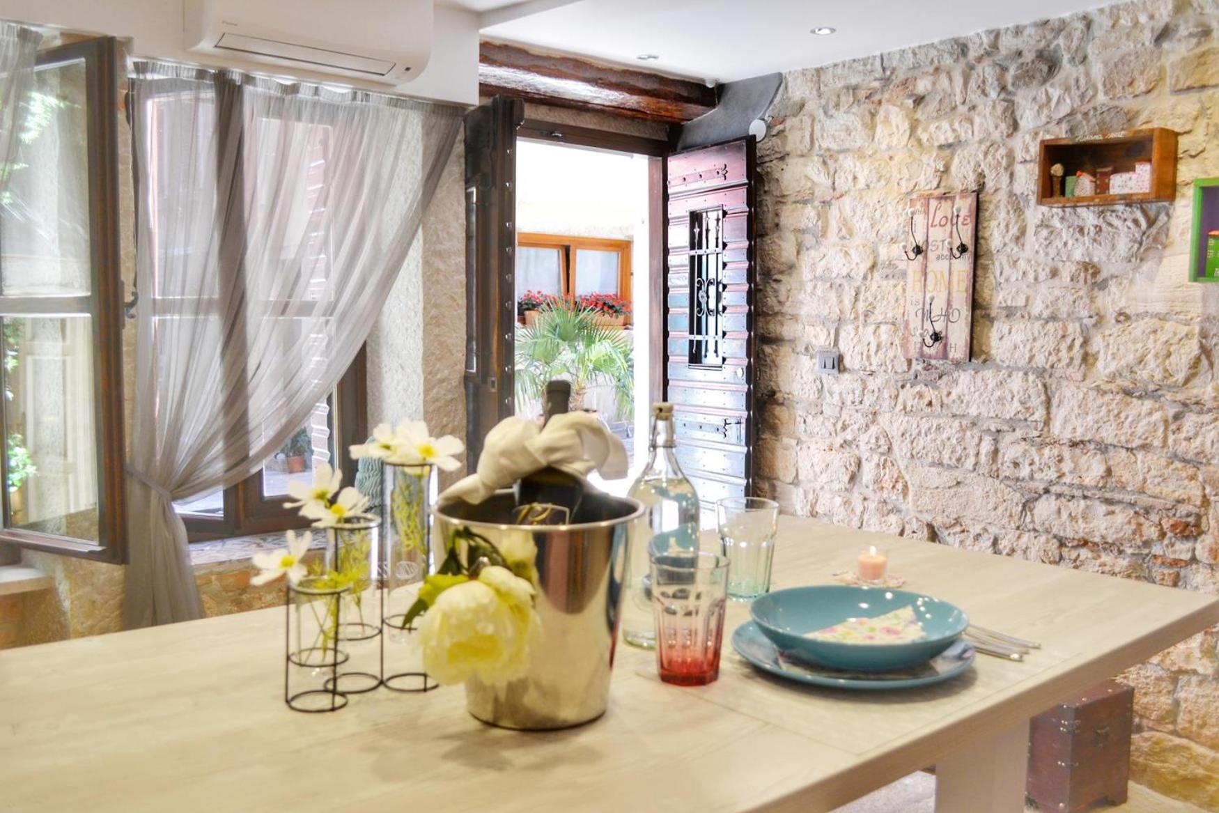 Studio Apartman Eleven Rovinj Exterior foto