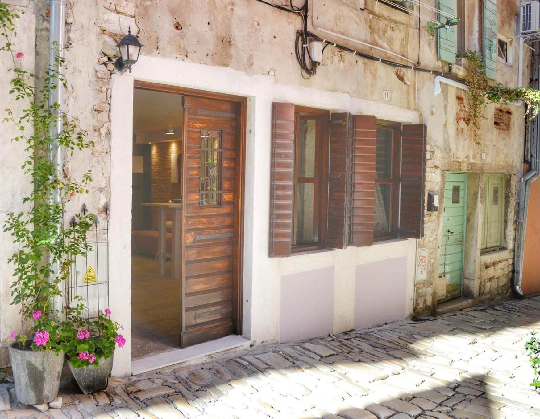 Studio Apartman Eleven Rovinj Exterior foto