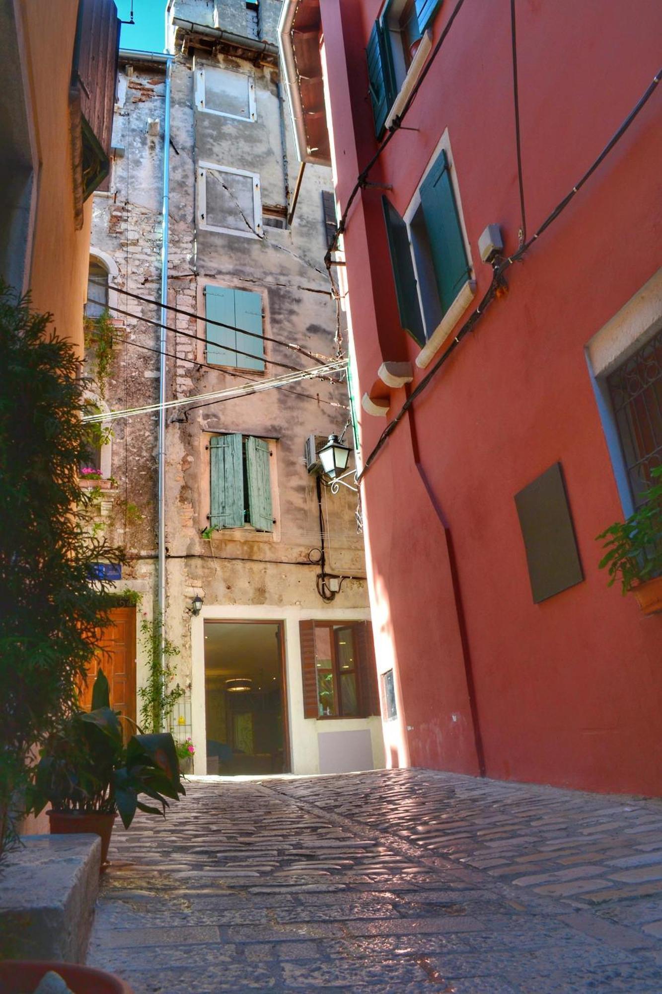 Studio Apartman Eleven Rovinj Exterior foto